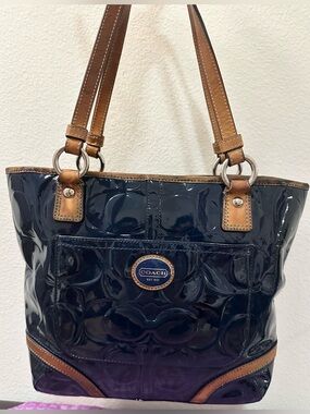 Coach Navy Patent Signature C Tote F20322 💙